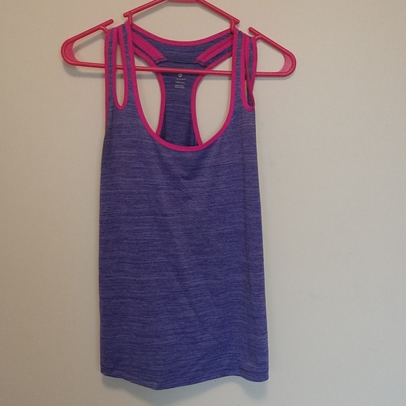 Workout tank top - Picture 1 of 3